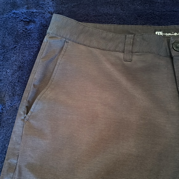 Travis Mathew Golf Short sz 36 Black - Picture 3 of 6